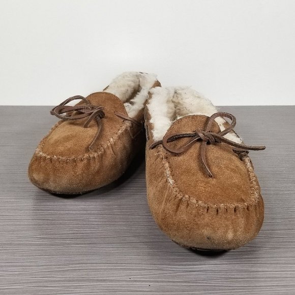 UGG Kids Dakota Shearling Slipper, Chestnut Suede, Youth Size 4 US / 34 - Picture 4 of 12